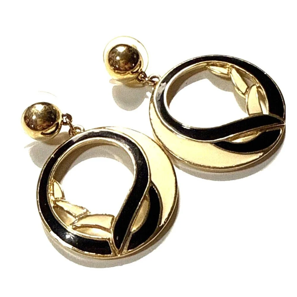 Vintage Trifari 1980s Pierced Earrings Enamel Dangle Gold Tone Black Cream 2”
